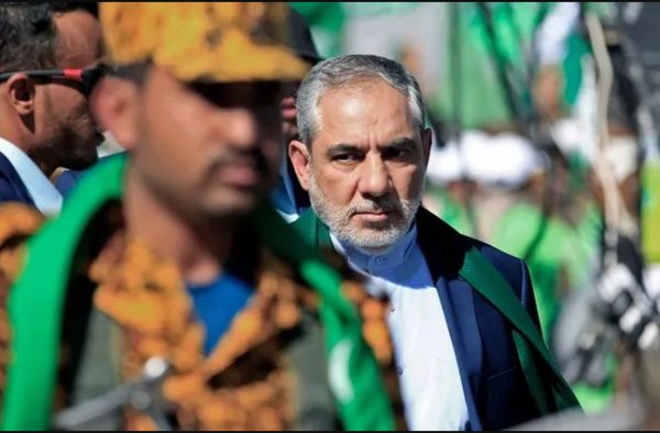 "ايرلو" يتجول في شوارعها.. ونشطاء: صنعاء محتلة من إيران