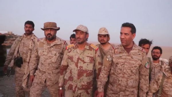 رئيس الأركان وناطق التحالف يتفقدان جبهات الجوف وخسائر جديدة لـ"الحوثية" غربي مأرب