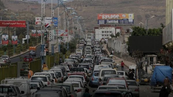 الحكومة ترد بالأرقام ... 70% من واردات الوقود تذهب إلى مناطق مليشيا الحوثي