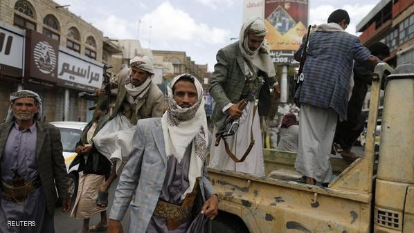 وسط تصاعد حدة الاحتقان ... مليشيا الحوثي تّهدد بإغلاق مؤسسات القطاع الخاص