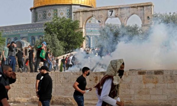 الحكومة اليمنية تدين بشدة الاعتداءات الإسرائيلية على المسجد الأقصى وقصف غزة