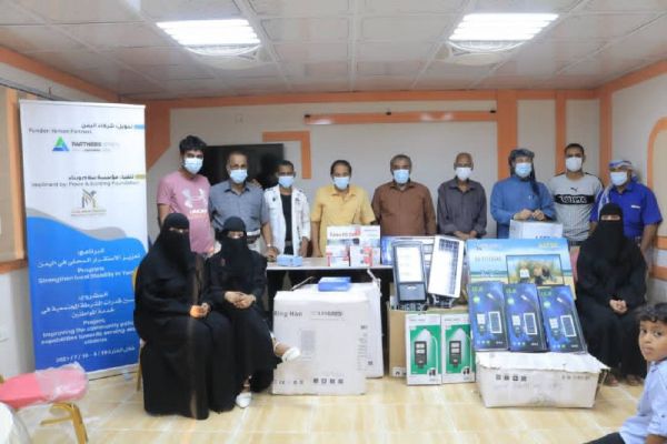 سلام وبناء تسلم معدات للشرطة المجتمعية بالأحياء المستهدفة في حضرموت