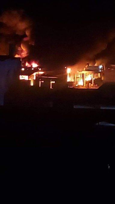حريق ضخم يقضي على أحد أكبر مولات العاصمة.. رصد لـ ١١ حادثة مماثلة منذ بداية العام من يقف خلفها..؟