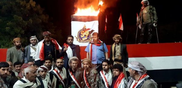 أحرار العاصمة يوقدون شعلة الثورة في منزل الأحمر بصنعاء.. والمليشيات تبدو معزولة