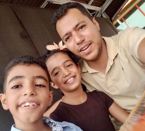 رئيس مجلس القيادة يوجه بالتحقيق في حادثة اغتيال الصحفي صابر الحيدري