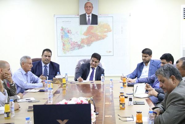 وزير النفط يشدد على ضرورة إعادة النظر بآلية استيراد المشتقات النفطية