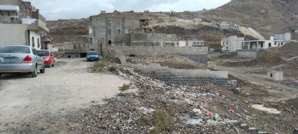 منطقة الخمسين الغربي بصنعاء محاصرة مليشاوياً.. وأهلها في رسالة استغاثة: افتحوا لنا معابر