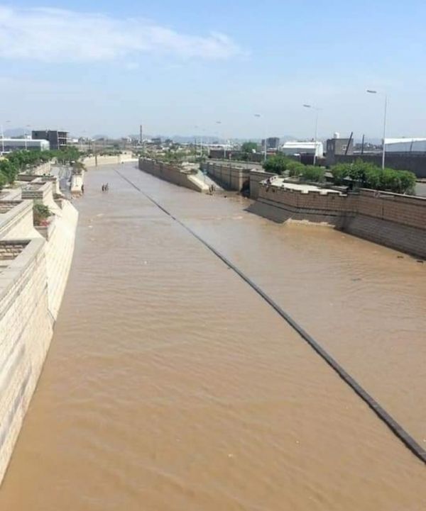 (تركت سكان صنعاء يواجهون السيول).. جثمان طفل يفضح المليشيا.. إليك القصة