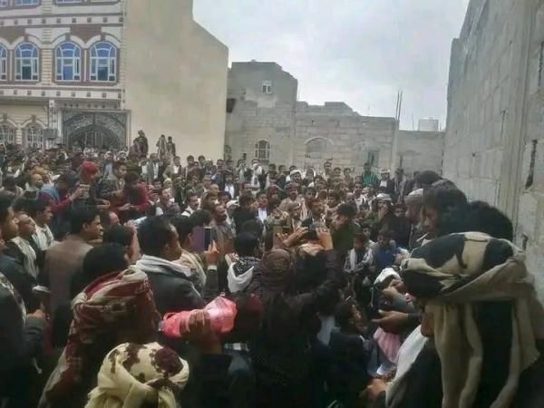 توافد قبلي إلى صنعاء انتصاراً لأحد أبناء "المحويت" قتل على يد "حوثي"