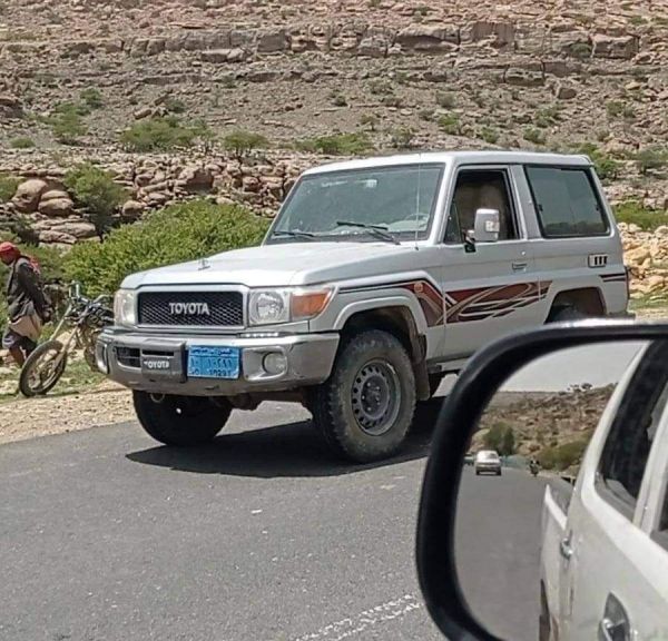 التصفيات البينية تتصاعد.. مقتل قيادي حوثي بكمين مسلح في "حوث"