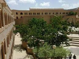 مليشيا الحوثي تلغي نظام الموازي في كلية الطب بجامعة صنعاء