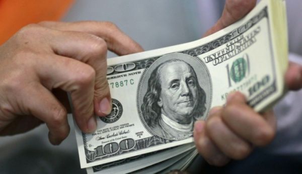 الدولار عند أعلى مستوى في 20 عاما والإسترليني يهبط تحت الضغوطات