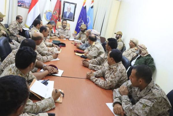 اجتماع برئاسة قائد العمليات المشتركة يناقش أوضاع جبهات مارب والجوف