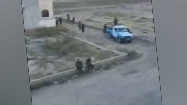 الشاعر الحوثي (الجرموزي).. لماذا داهمت المليشيا منزله في صنعاء؟