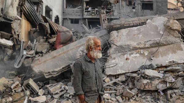 ارتفاع حصيلة الضحايا في غزة بـ "فلسطين" إلى 2215 شهيداً منهم 724 طفلاً