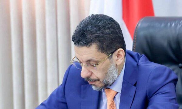 رئيس الوزراء يعلن استقالته من منصبه