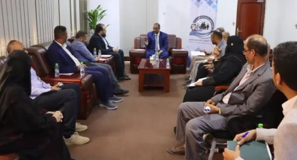 الحكومة تشيد بقرار منظمة "رعاية الأطفال" اغلاق مقرها بصنعاء والانتقال إلى عدن  
