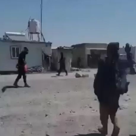 ذمار.. قبائل عنس تثور ضد جبايات الحوثي وتدمّر مراكز نهب أنشأها البخيتي في منطقة سامة