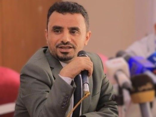 الاقتصادي "محمد الجماعي" يحذر من خطر "العملة المزورة" ويطالب سكان صنعاء برفضها "هذه عملية نهب منظمة"