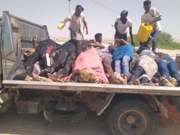 وفاة 54 مهاجرًا وفقدان آخرين في غرق قارب قبالة سواحل أبين