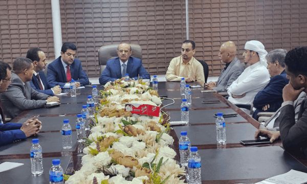  محافظ البنك المركزي يبحث مع قيادات البنوك تنظيم الاستيراد