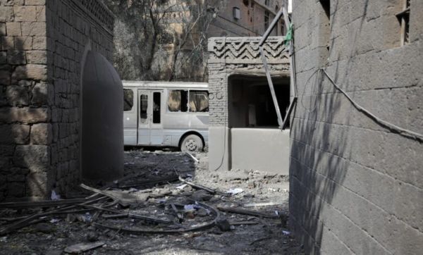 حي التحرير في صنعاء يصرخ تحت الأنقاض.. لا تعويض، لا مأوى، لا صوت
