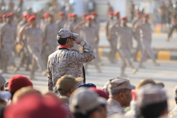 عرض عسكري للقوات المسلحة في مأرب احتفاءً بأعياد الثورة المجيدة