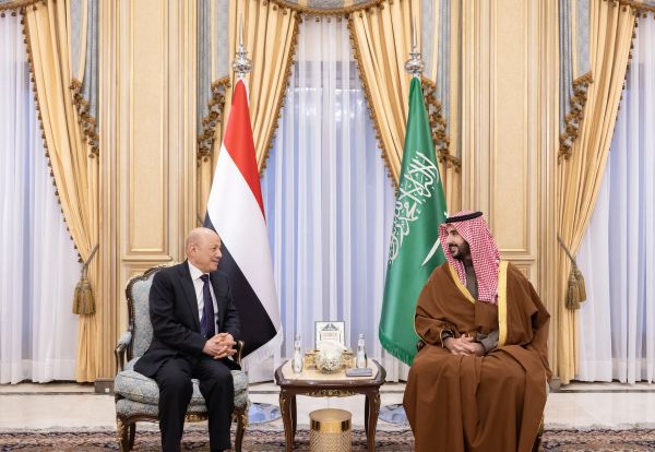 دعم تنموي لليمن بقيمة 1.9 مليار دولار.. الرئيس يبحث مع وزير الدفاع السعودي تطورات الأوضاع