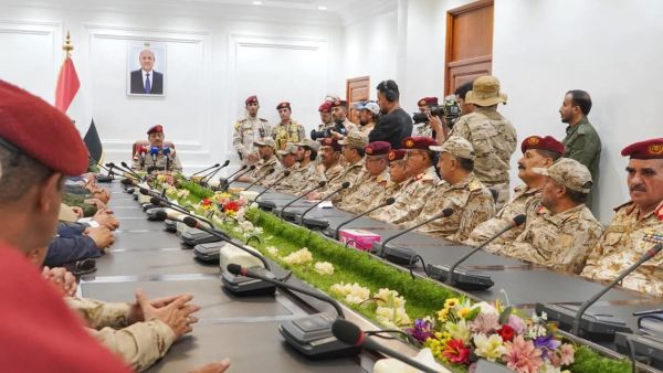 وزير الدفاع يصل إلى مأرب ويشدد على مزيد من الاعداد والجاهزية استعدادا لاستكمال التحرير