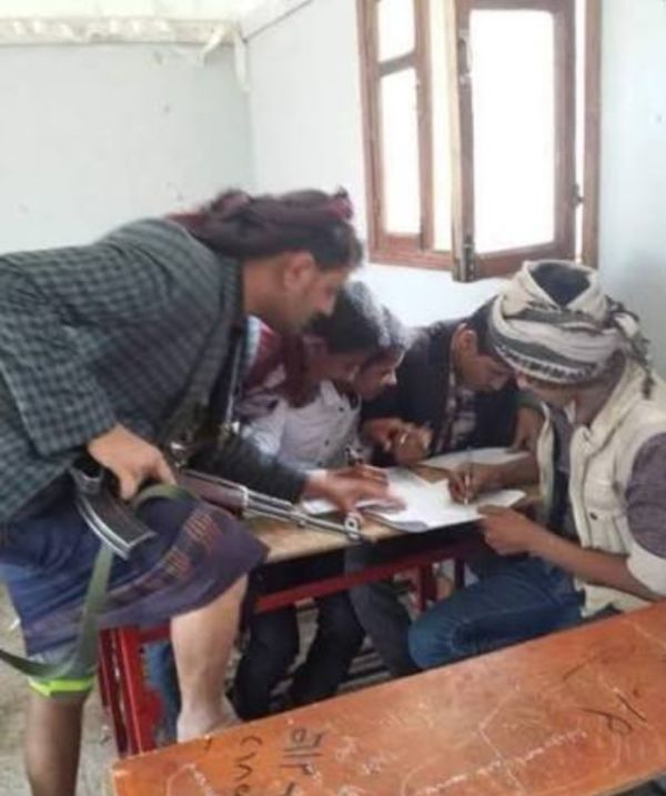 فوضى وغش علني في امتحانات صنعاء وسط اتهامات بتوجه ممنهج لتدمير التعليم