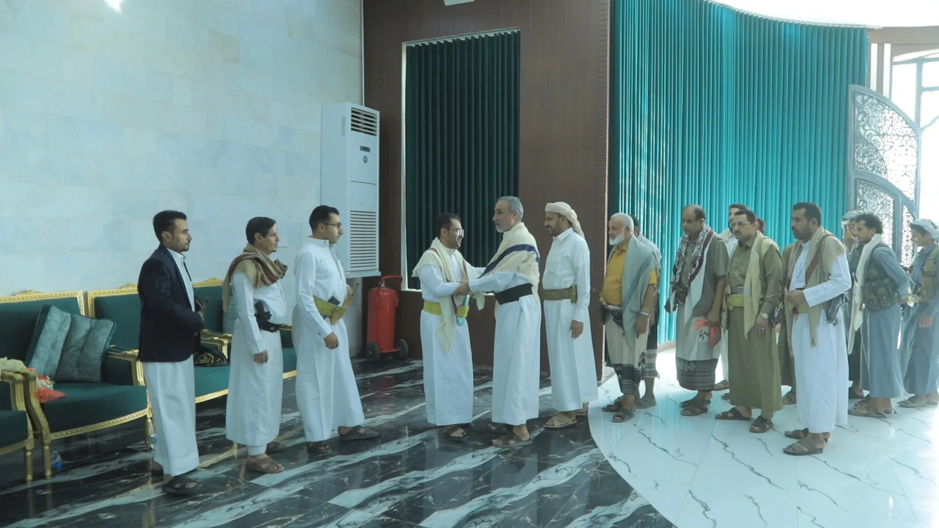 ناطق الإصلاح يستقبل العزاء بمأرب في وفاة والدته