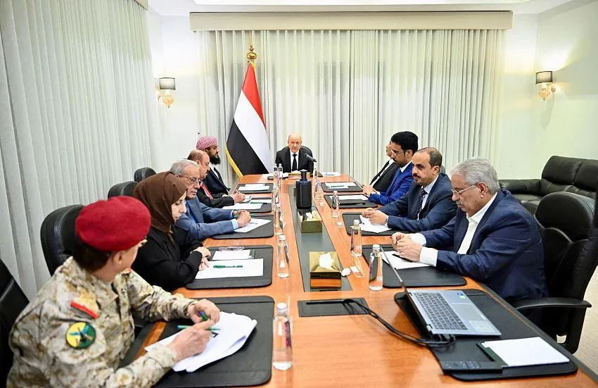 مجلس الدفاع الوطني يجدد التأكيد أن إنهاء الانقلاب يمثل السبيل الوحيد لإعادة اليمن إلى مساره الطبيعي وتمكين مؤسسات الدولة