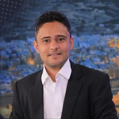 الصحفي "طرموم" يطالب بالكشف عن رموز قبيلة حجور وبقية المخفيين في سجون مليشيات الحوثي