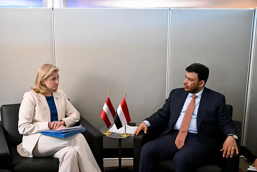 الدكتور عبدالله العليمي يبحث مع وزيرة خارجية النمسا مستجدات الأوضاع في اليمن وأمن باب المندب