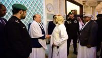 رئيس الجمهورية يؤدي صلاة العيد ويستقبل جموع المهنئين رئيس الجمهورية يؤدي صلاة العيد ويستقبل جموع المهنئين