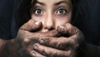 ارتفاع معدل الجرائم في ظل الانقلاب.. اغتصاب وقتل طفلة في صنعاء ارتفاع معدل الجرائم في ظل الانقلاب.. اغتصاب وقتل طفلة في صنعاء