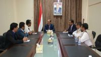 نائب الرئيس يوجه الحكومة برعاية أسر الصحفيين الشهداء والمختطفين نائب الرئيس يوجه الحكومة برعاية أسر الصحفيين الشهداء والمختطفين