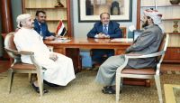 خلال لقائه بقادة مقاومة تعز.. نائب الرئيس يحث على توحيد الصف وصد مؤامرات الانقلابيين خلال لقائه بقادة مقاومة تعز.. نائب الرئيس يحث على توحيد الصف وصد مؤامرات الانقلابيين