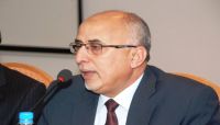 الحكومة تعفي شاحنات الإغاثة من الرسوم في كافة المنافذ الحكومة تعفي شاحنات الإغاثة من الرسوم في كافة المنافذ