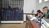 الحوثيون يطردون أعضاء هيئة الدفاع عن المعتقلين من قاعة المحكمة الجزائية بصنعاء الحوثيون يطردون أعضاء هيئة الدفاع عن المعتقلين من قاعة المحكمة الجزائية بصنعاء