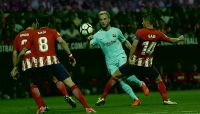 أتليتكو مدريد يوقف انتصارات برشلونة في "الليغا"