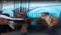 بالفيديو.. الحوثيون يقتحمون مدرسة أهلية بصنعاء ويعتدون على المعلمات لإجبار الطلاب على التجنيد