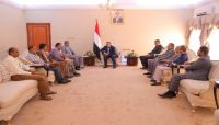 توجيهات حكومية بصرف مرتبات الموظفين النازحين بشكل منتظم توجيهات حكومية بصرف مرتبات الموظفين النازحين بشكل منتظم