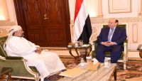 رئيس الجمهورية يشيد ببطولات مقاومة صنعاء إلى جانب الجيش في مواجهة الحوثيين رئيس الجمهورية يشيد ببطولات مقاومة صنعاء إلى جانب الجيش في مواجهة الحوثيين