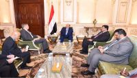 الرئيس هادي يلتقي السفير الأمريكي والأخير يؤكد دعم بلاده جهود الحكومة اليمنية الرئيس هادي يلتقي السفير الأمريكي والأخير يؤكد دعم بلاده جهود الحكومة اليمنية