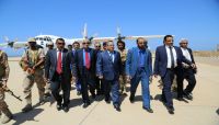 بن دغر يعود الى عدن بعد إنتهاء أزمة سقطرى بن دغر يعود الى عدن بعد إنتهاء أزمة سقطرى