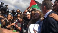 الإفراج عن الشابة الفلسطينية عهد التميمي بعد 8 أشهر في سجون الاحتلال