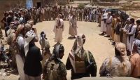 صنعاء: مشائخ ووجهاء مديرية أرحب يسيّرون قافلة غذائية لأبطال الجيش بجبهة نهم (فيديو) صنعاء: مشائخ ووجهاء مديرية أرحب يسيّرون قافلة غذائية لأبطال الجيش بجبهة نهم (فيديو)
