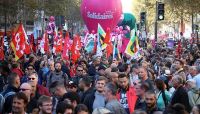 تظاهرات مناهضة لماكرون وحكومته في عموم فرنسا تظاهرات مناهضة لماكرون وحكومته في عموم فرنسا