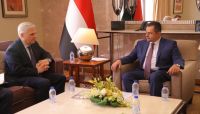 رئيس الوزراء يجدد التأكيد على مرجعيات الحل السياسي وأولوية إنهاء الانقلاب رئيس الوزراء يجدد التأكيد على مرجعيات الحل السياسي وأولوية إنهاء الانقلاب
